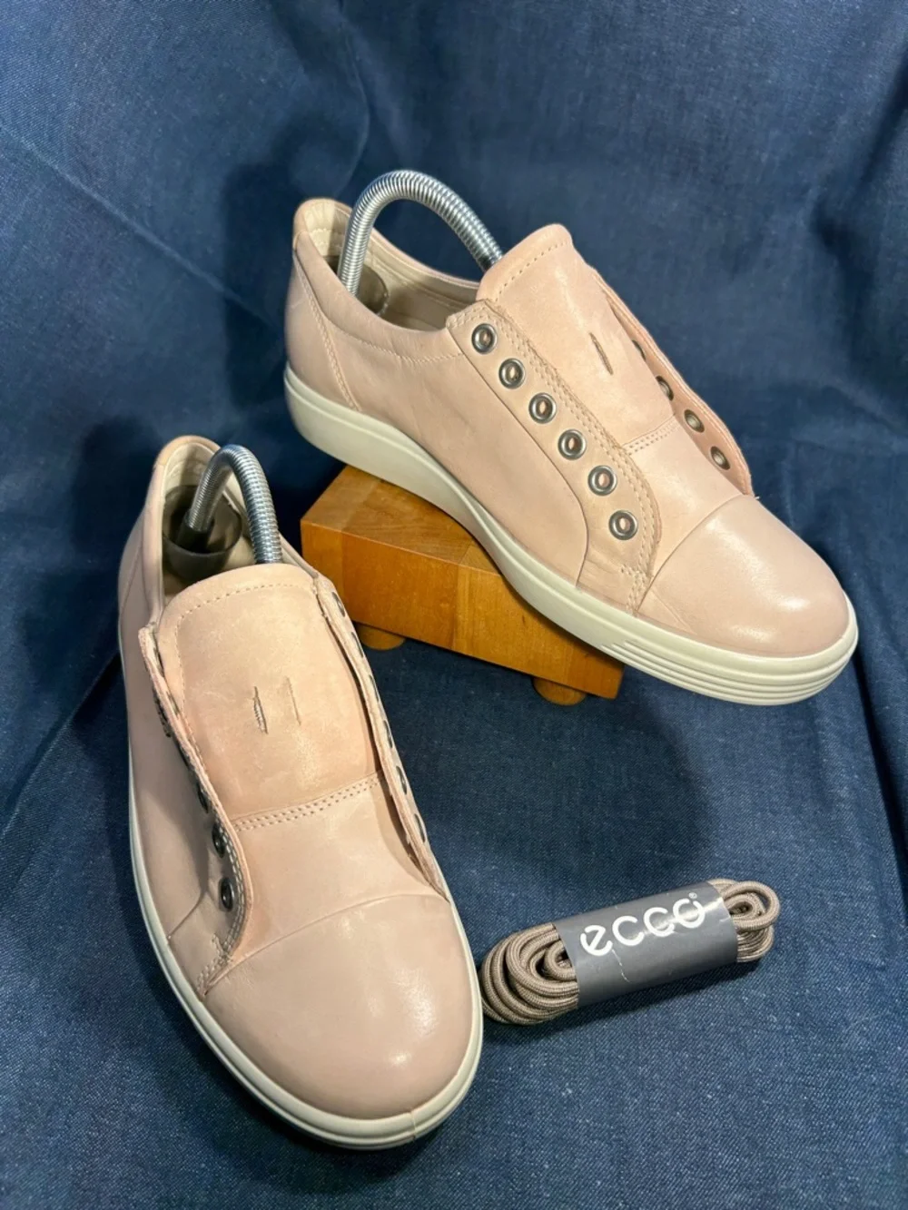Ecco buttery leather soft lace up sneakers 5